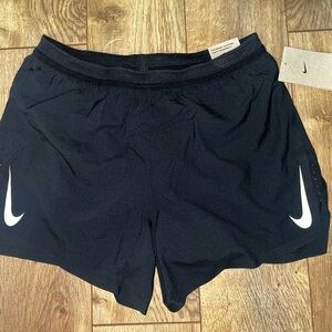 Nike Men’s AeroSwift 4” Running Shorts size Small New With Tags Black and white